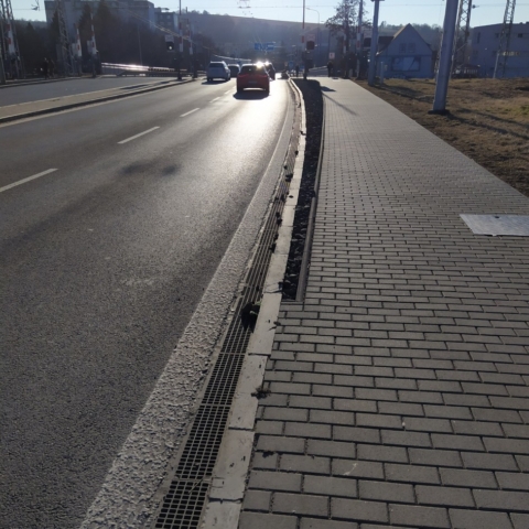 04 – Prešov, kamene na ceste na ul. Levočská